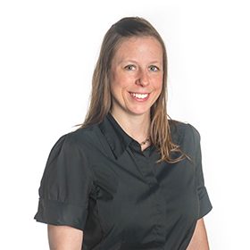 Ruth McMahan Headshot